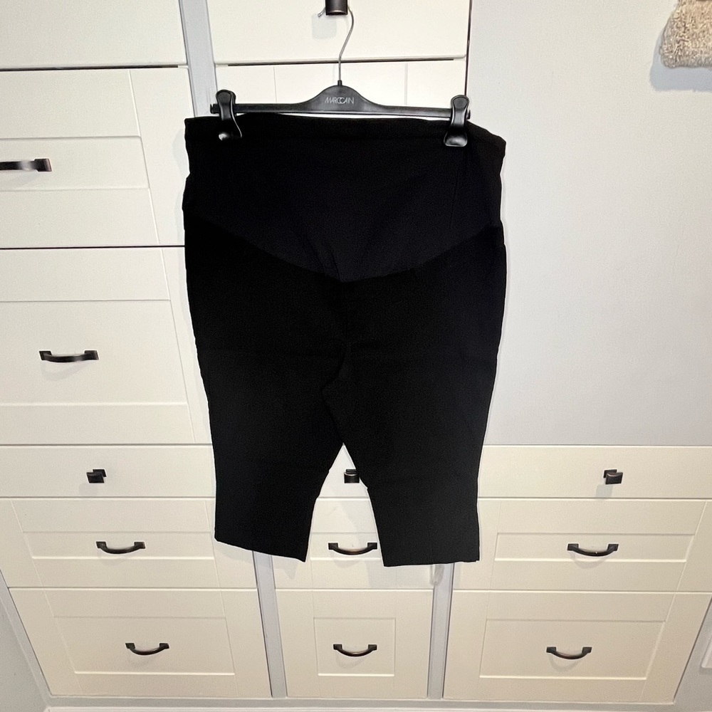 Stork Babe maternity dress shorts. Full belly. Stretch. Black. 3X.